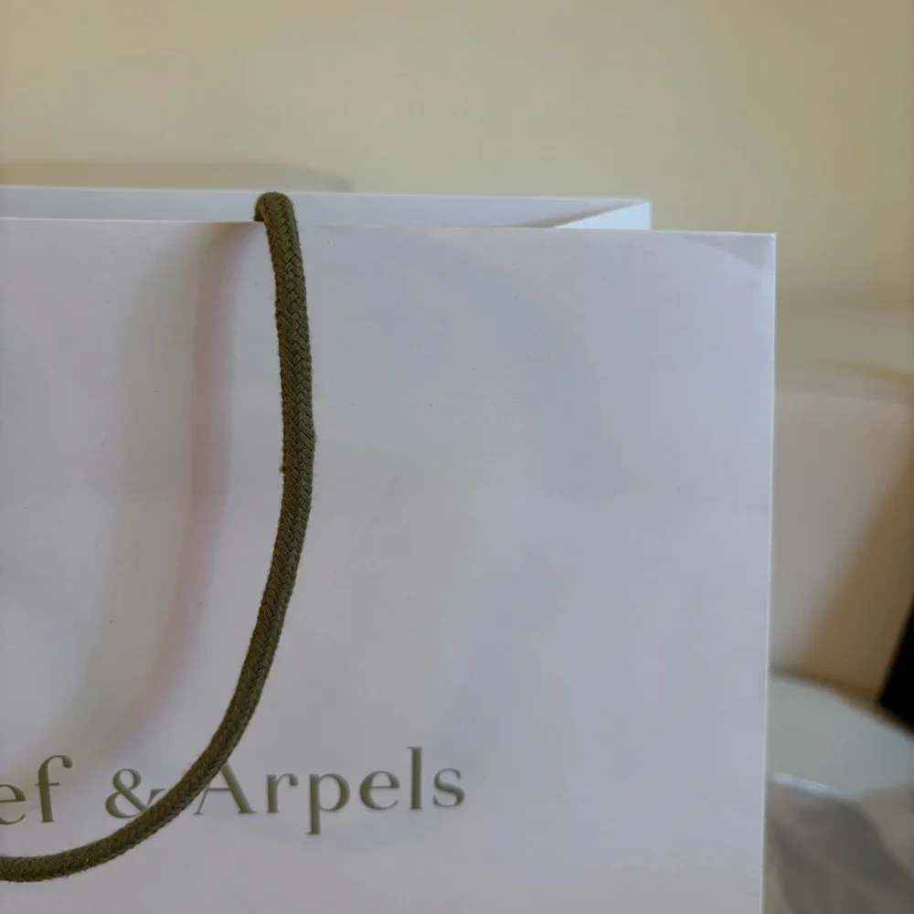 Van Cleef & Arpels VCA Paper White Shopping Gift Bag